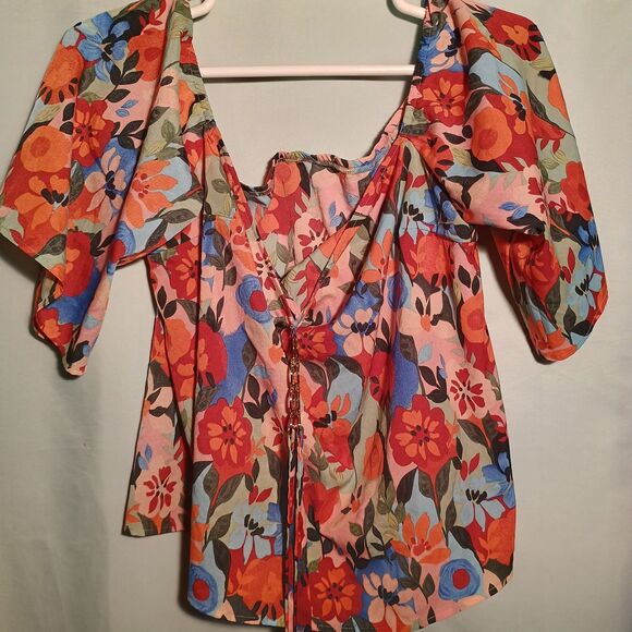 Retro Floral Boho Crop Top – Colorful Puff Sleeve Lace-Up Blouse - Picture 2 of 5